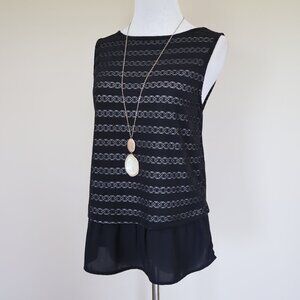 THE LIMITED Size Small Black Lace Style Stripe Sleeveless Blouse Career Office